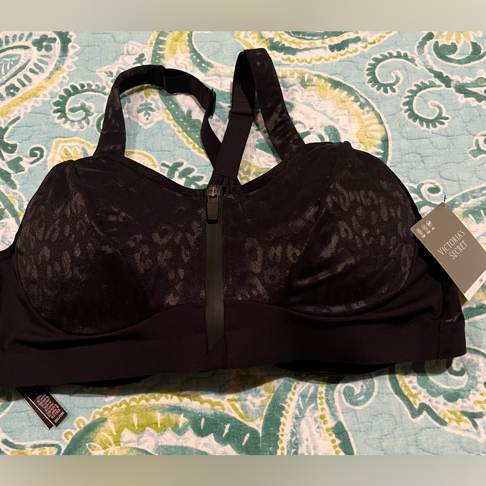 Victoria Secrets Knock Out Bra 38C